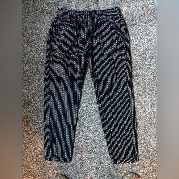 Old Navy Black and White Striped Women's Pants - Picture 1 of 2